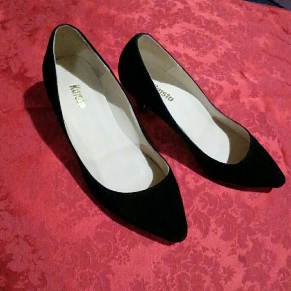 Kunsto Black Velvet Pumps Size 6
